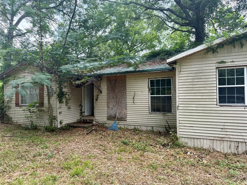 275 Lakeview Drive Property Photo 1