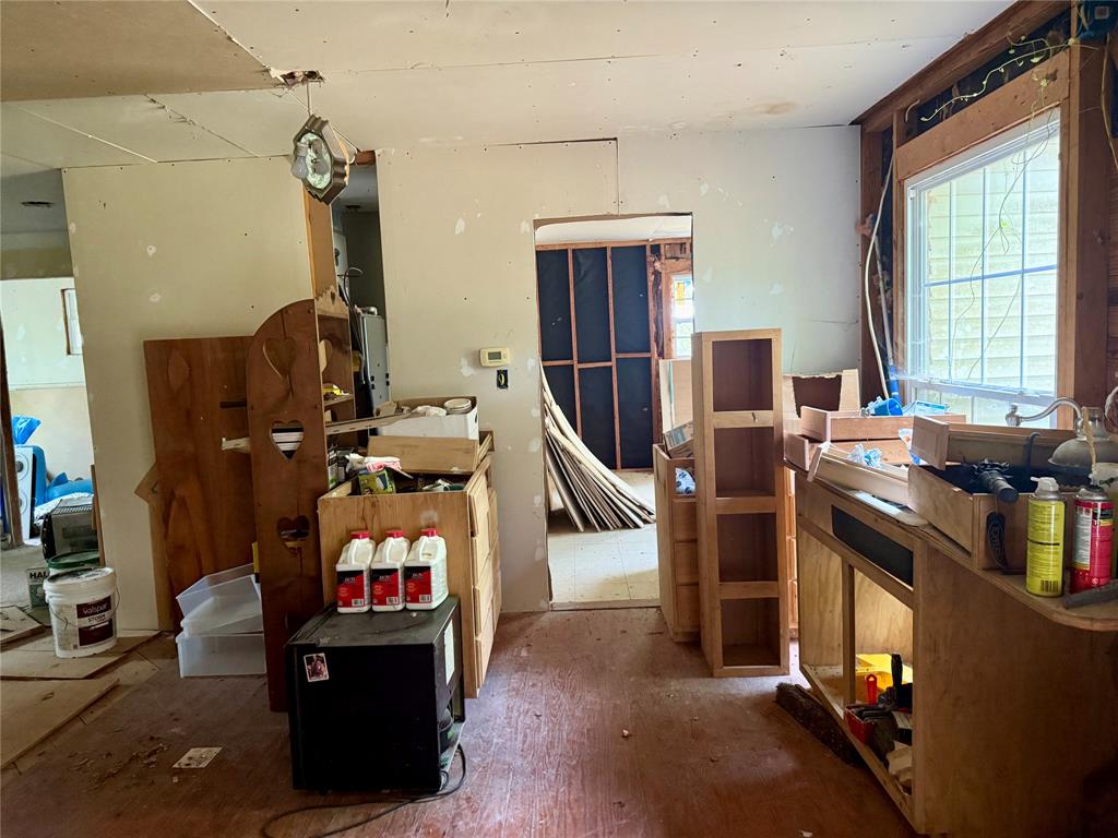 275 Lakeview Drive Property Photo 3