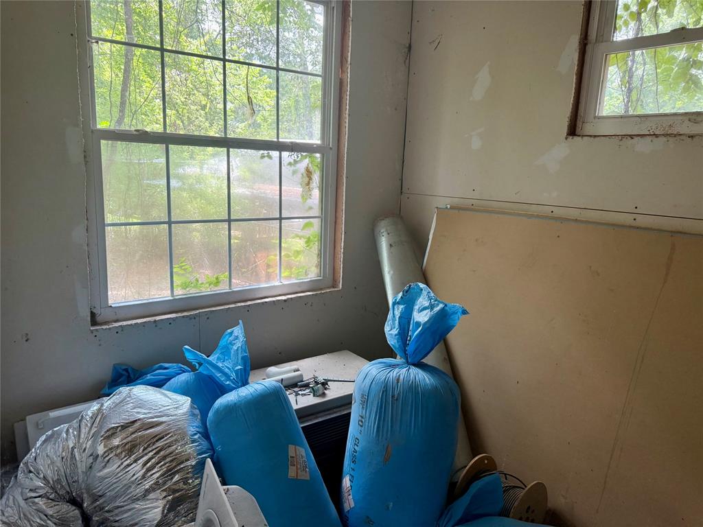 275 Lakeview Drive Property Photo 9