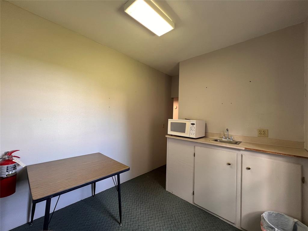 309 Pecos Property Photo 18
