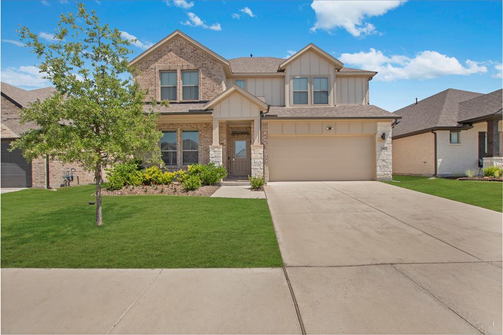 367 Oak Creek Drive Property Photo 1