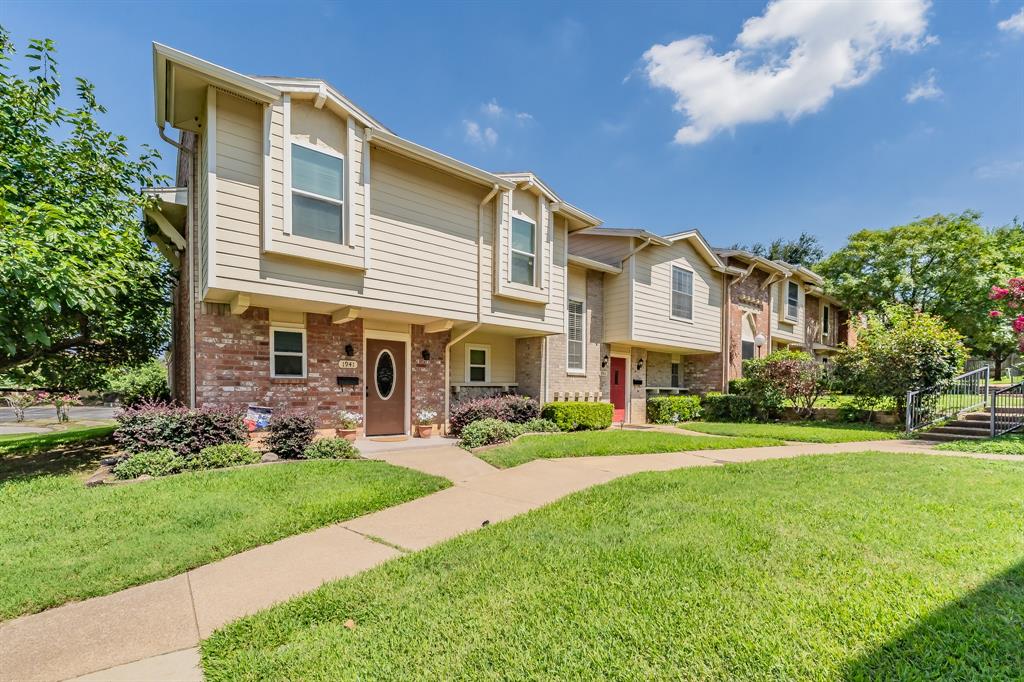 1941 Shorewood Drive Property Photo 1