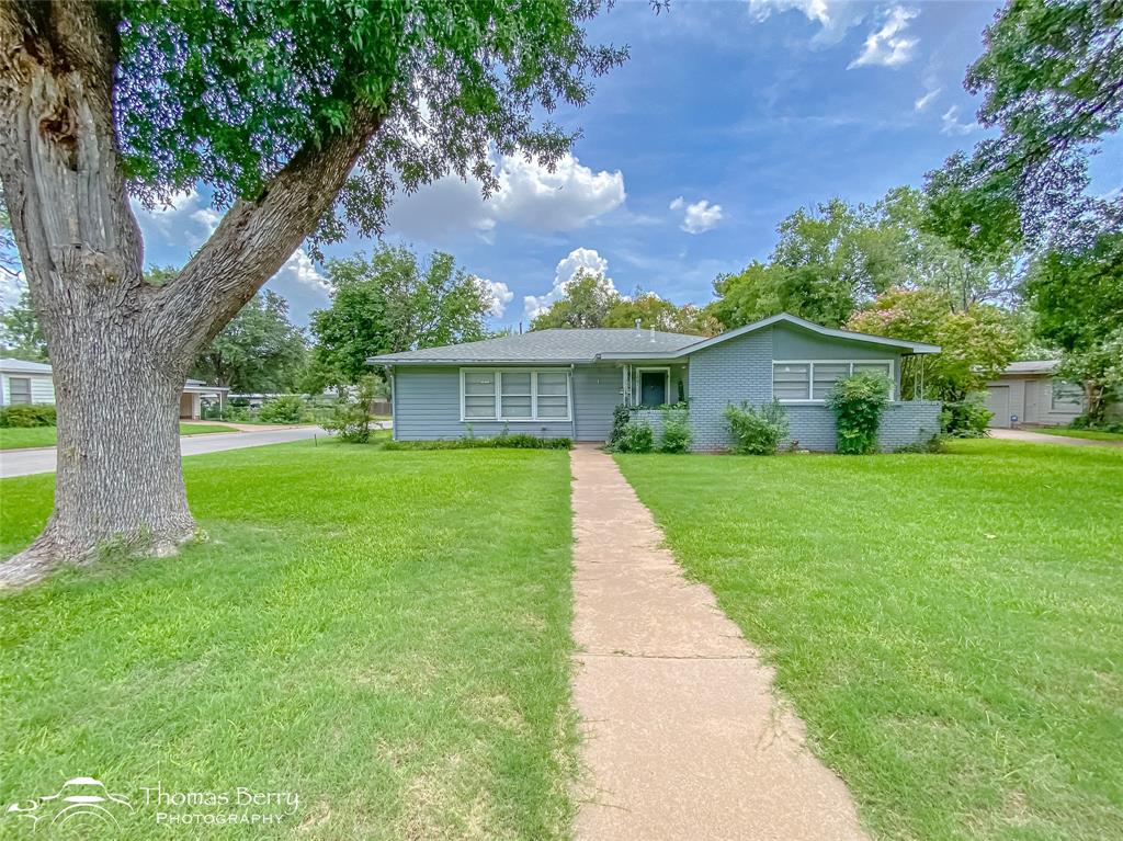 1201 Albany Street Property Photo 1