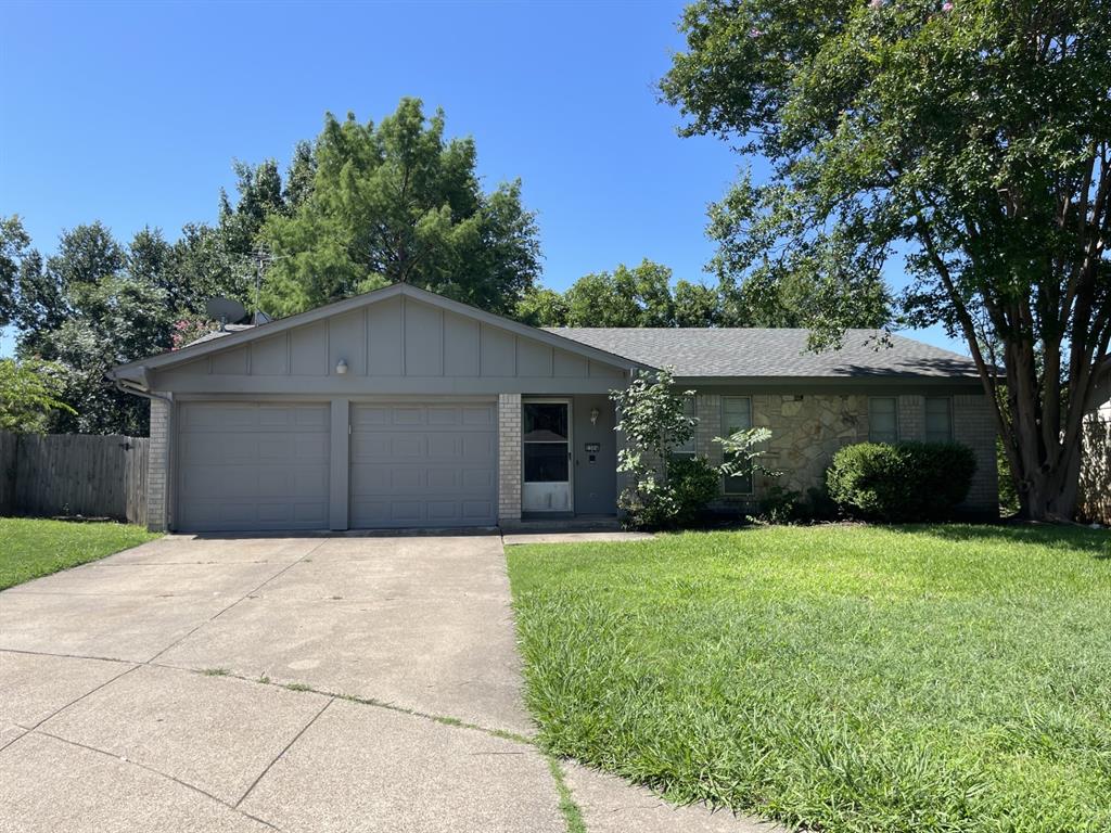 2304 Norwich Court Property Photo 1