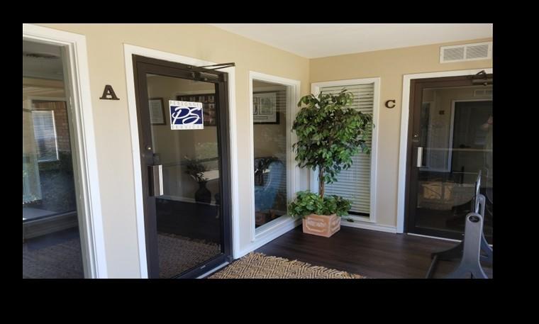 915 E Hubbard Street Property Photo 4
