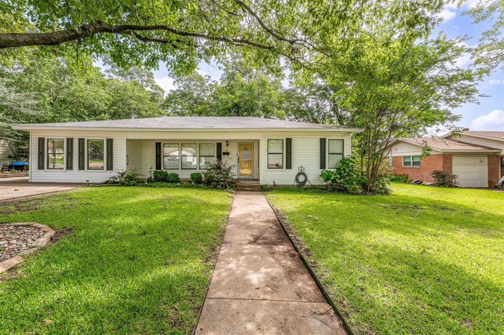 109 Greenview Drive Property Photo 1