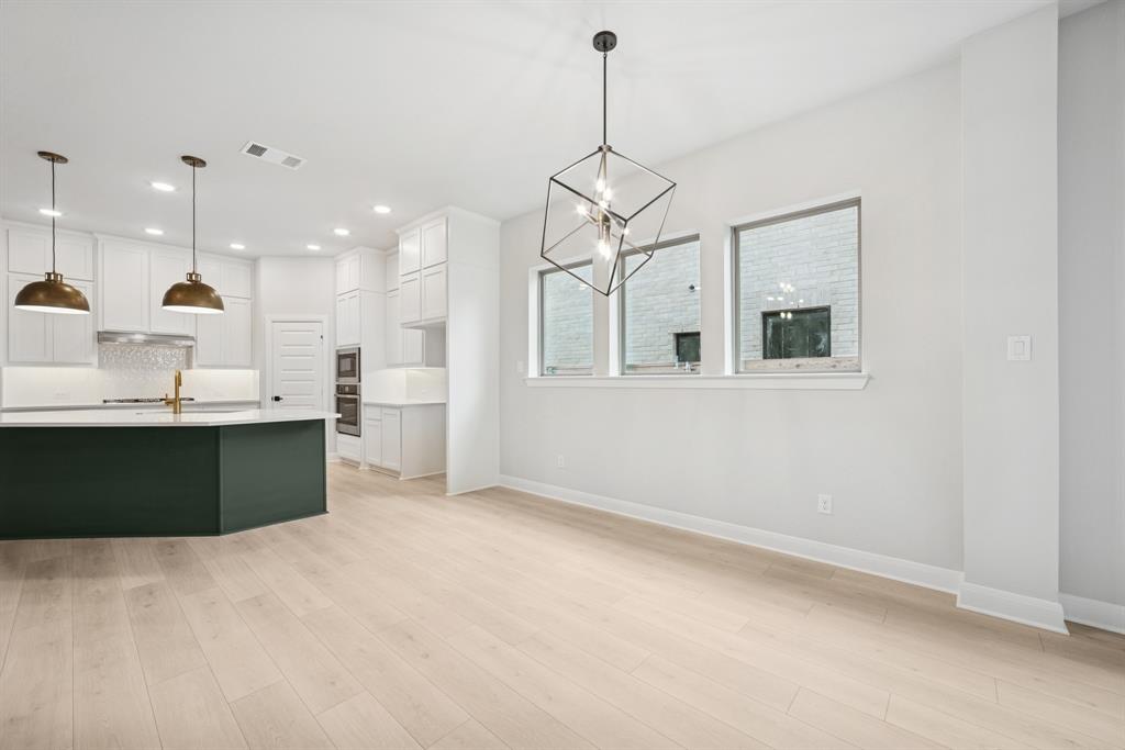 9512 Dahlia Boulevard Property Photo 18