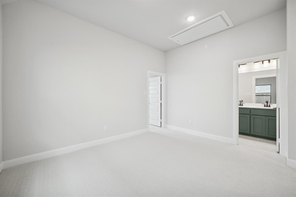 9512 Dahlia Boulevard Property Photo 23