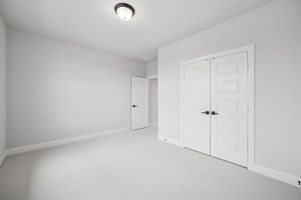 9512 Dahlia Boulevard Property Photo 26