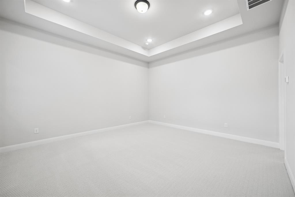 9512 Dahlia Boulevard Property Photo 31