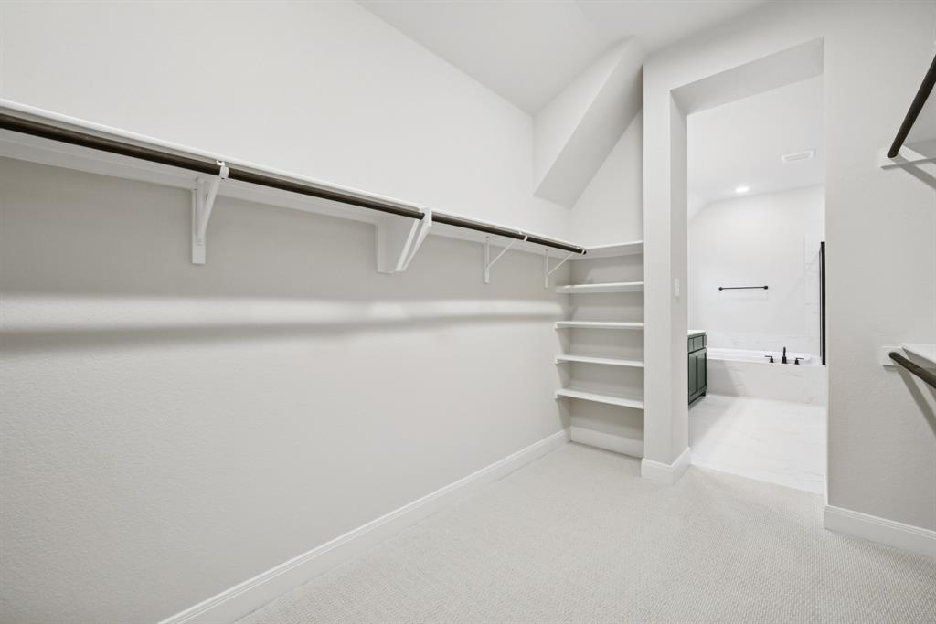 9512 Dahlia Boulevard Property Photo 34