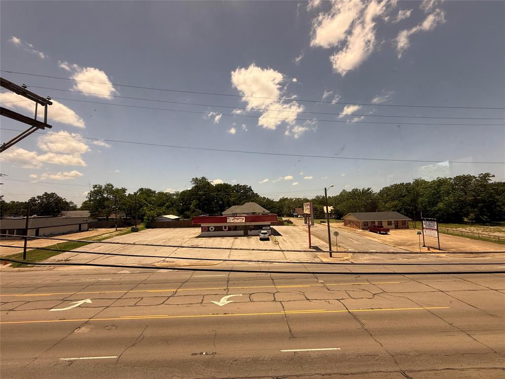 1100 S Austin Avenue Property Photo 16