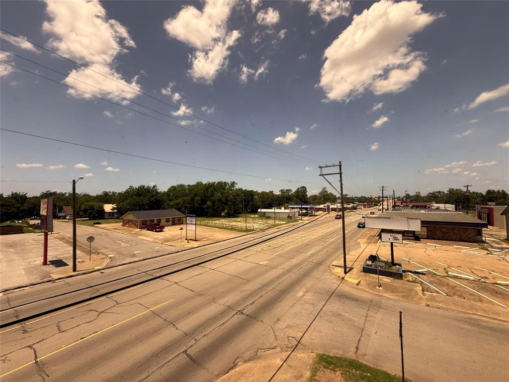 1100 S Austin Avenue Property Photo 17