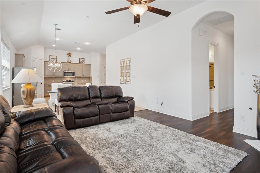 5704 Ridgeson Drive Property Photo 9