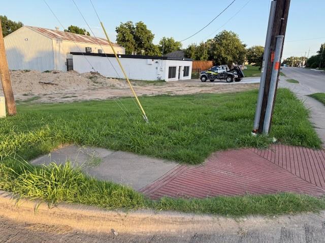 1402 Rodeo Center Boulevard Property Photo 2