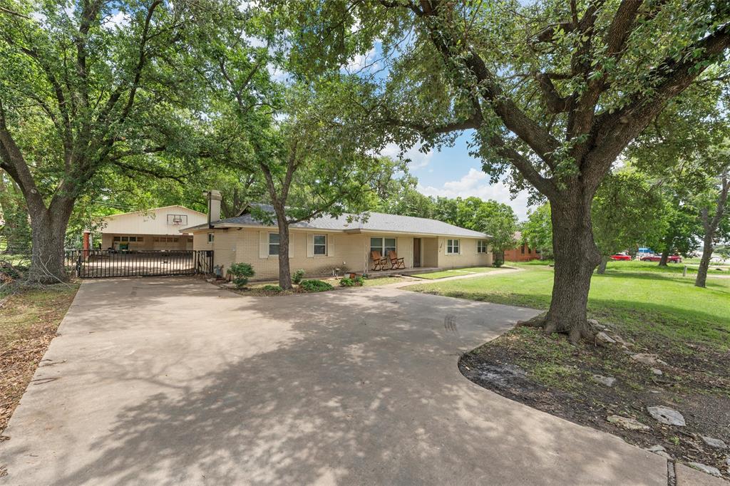 631 N Robinson Drive Property Photo 1