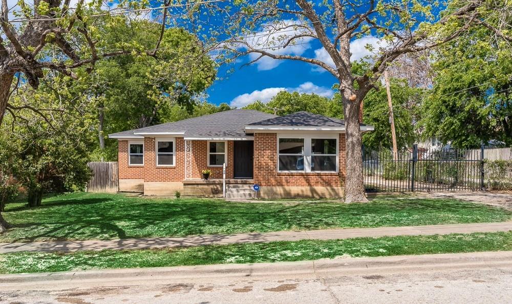 1721 Essex Avenue Property Photo 1