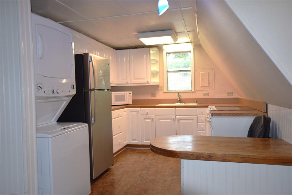 914 W Lake Drive Property Photo 15