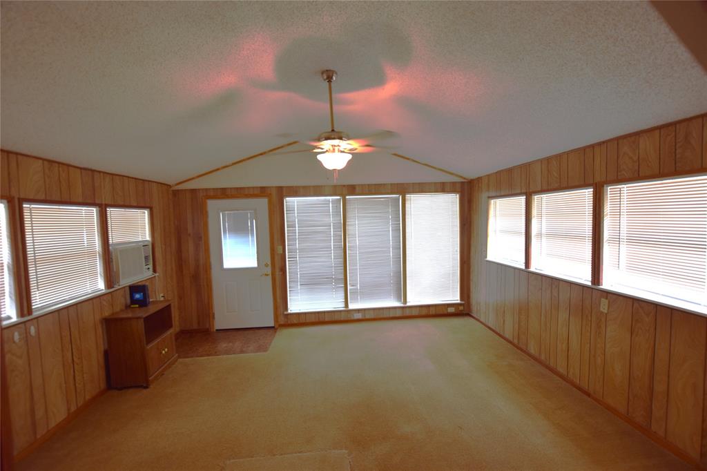 914 W Lake Drive Property Photo 16