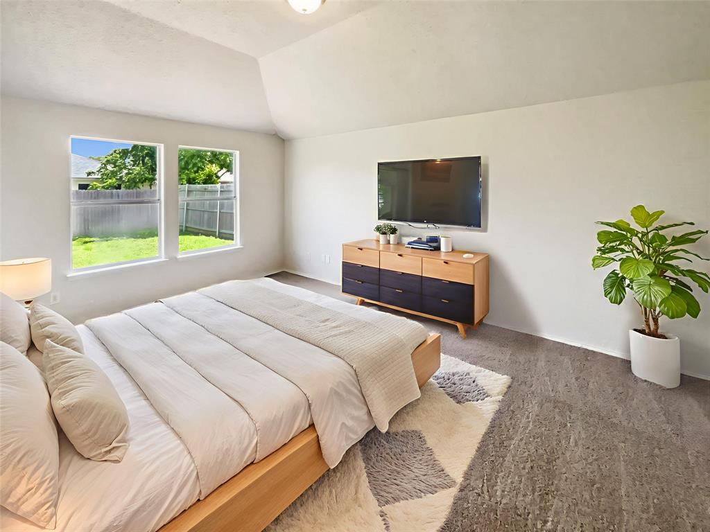 1526 Warrington Way Property Photo 4