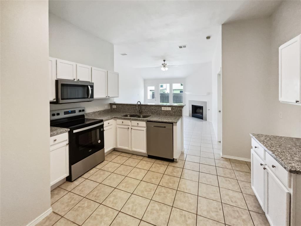 1526 Warrington Way Property Photo 6