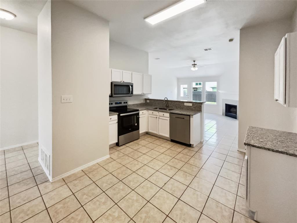 1526 Warrington Way Property Photo 13