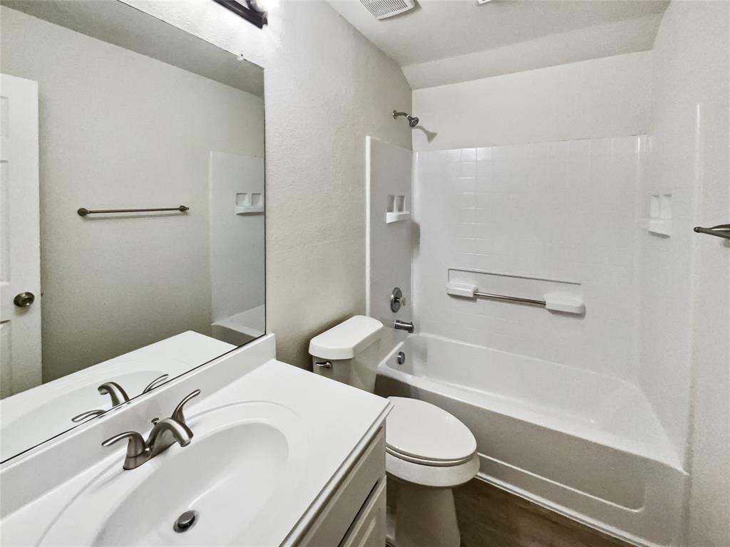 1526 Warrington Way Property Photo 17