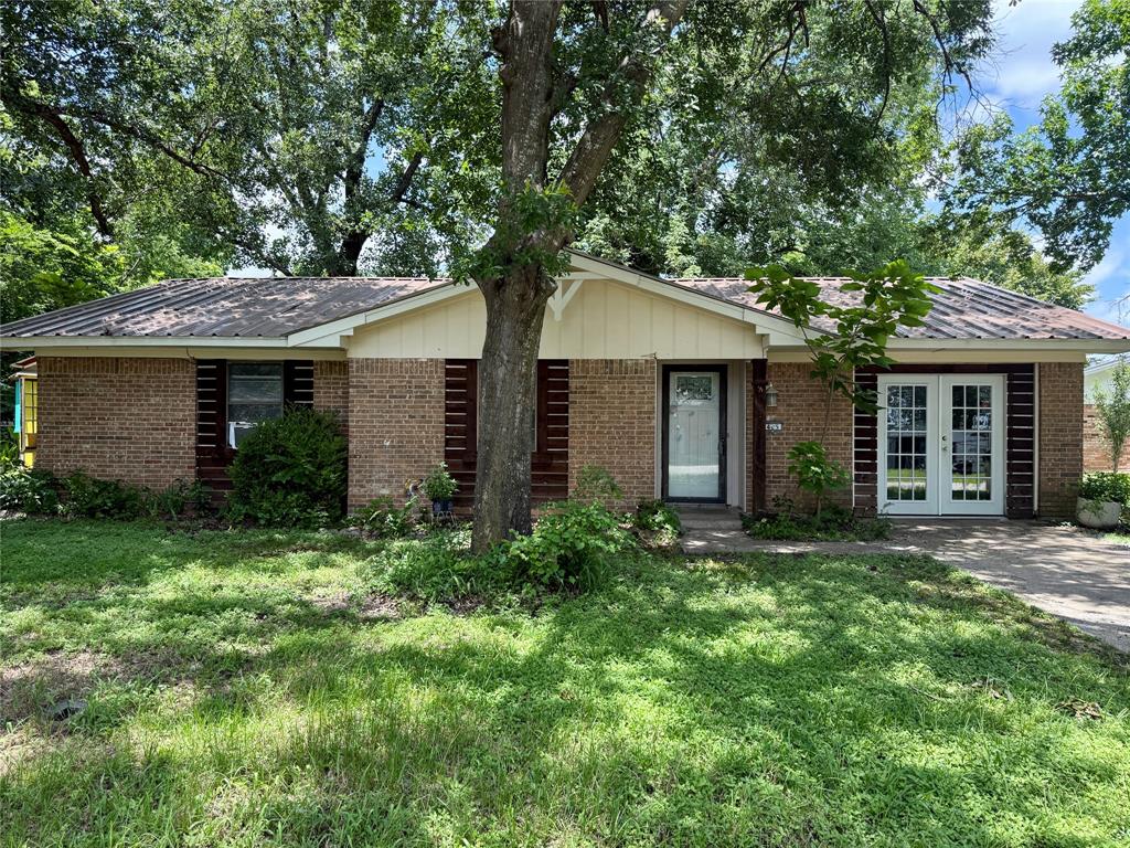405 Erwin Street Property Photo 1