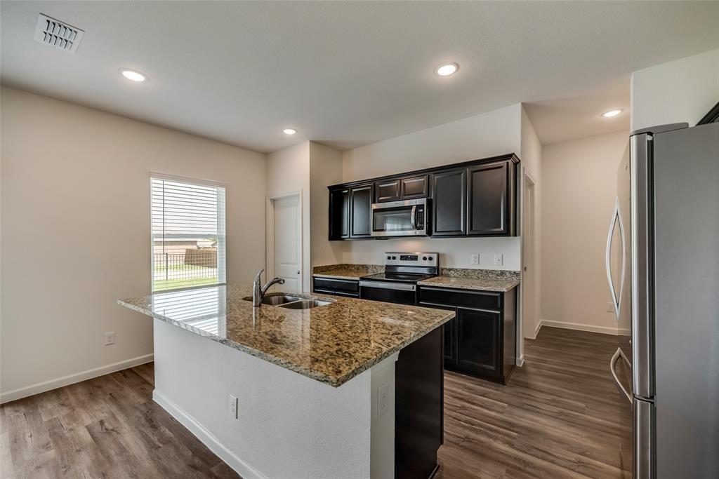 713 Peach Tree Lane Property Photo 1