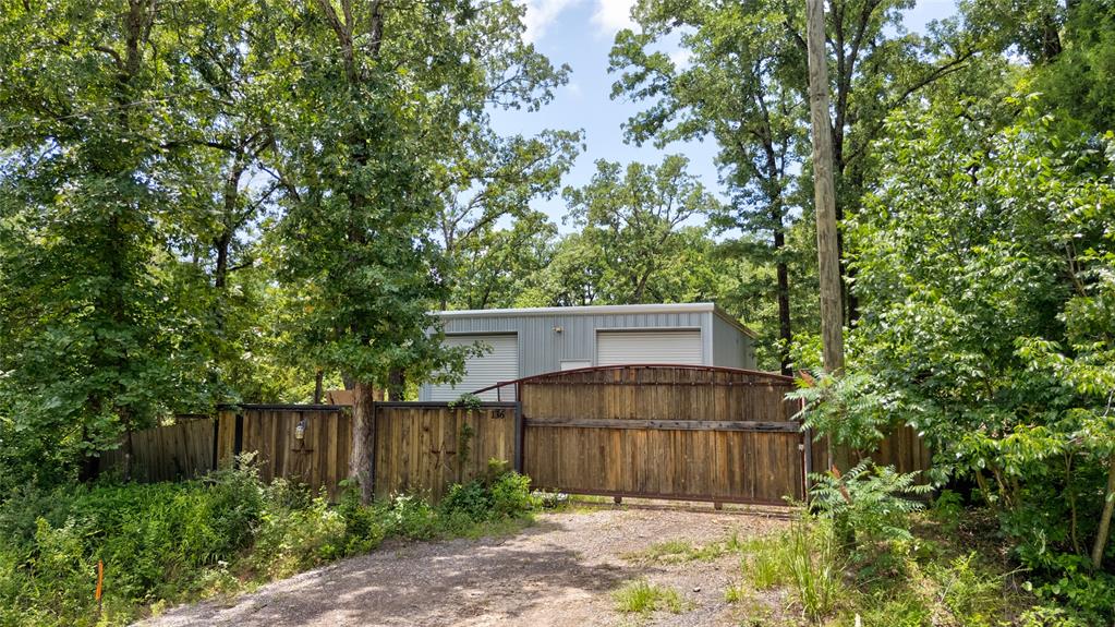 136 Kings Row Property Photo 14