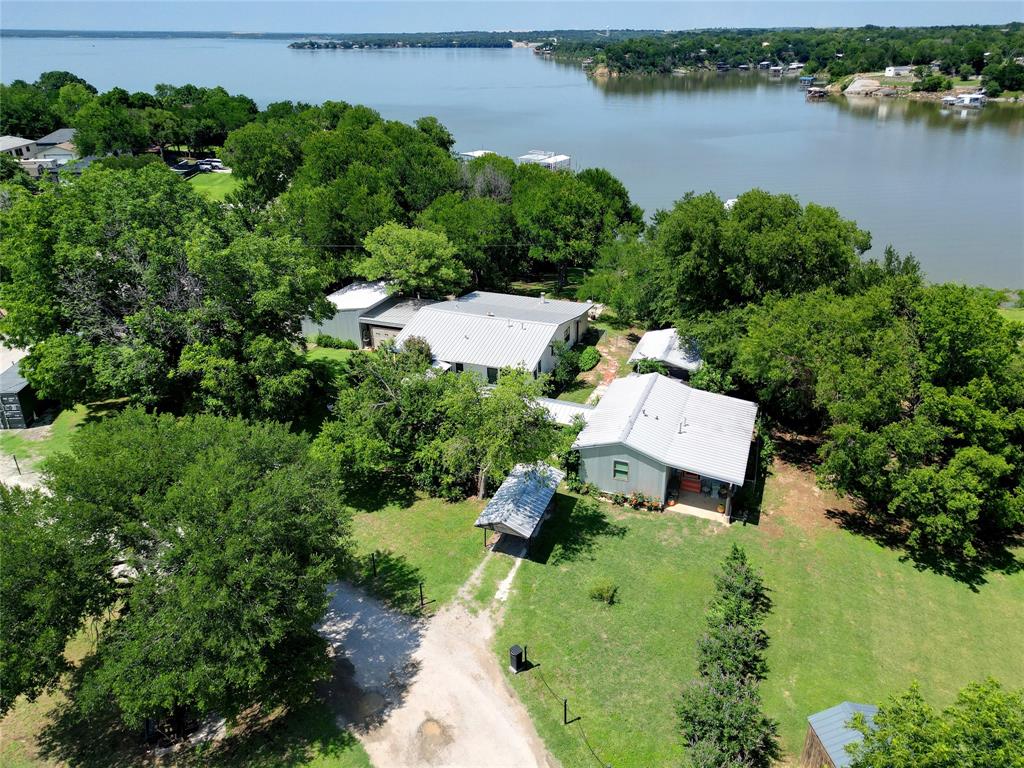 302 Collum Drive Property Photo 1