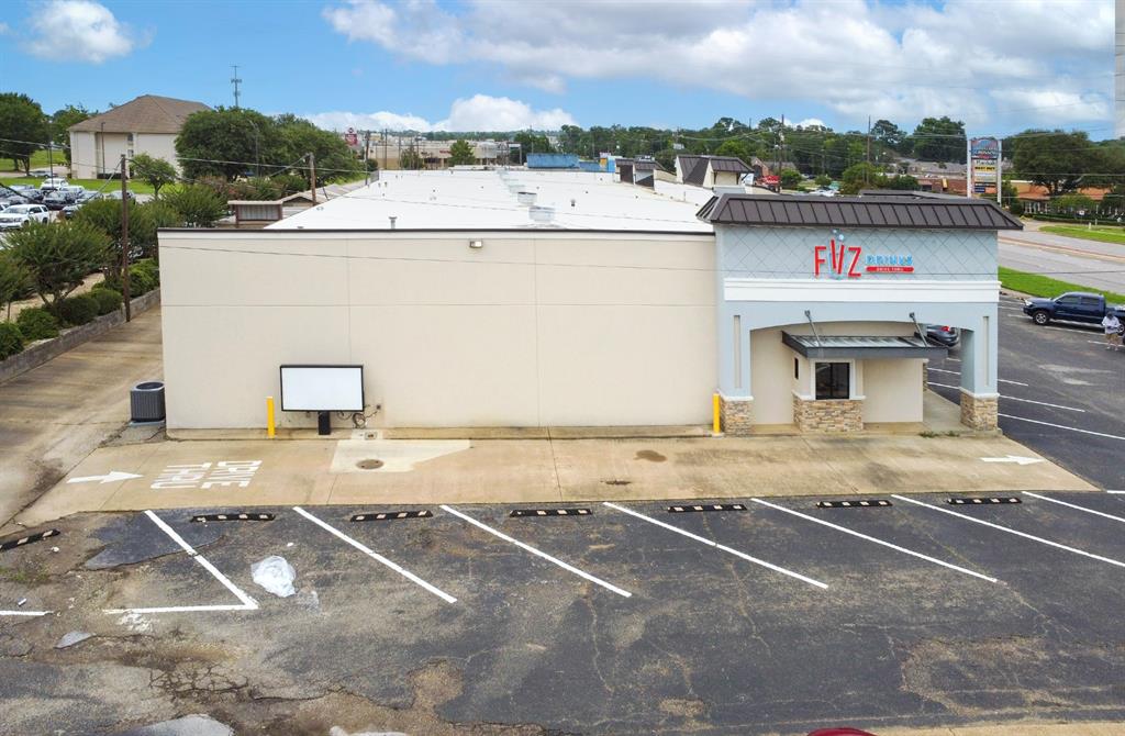 5627 S Broadway Avenue Property Photo 8