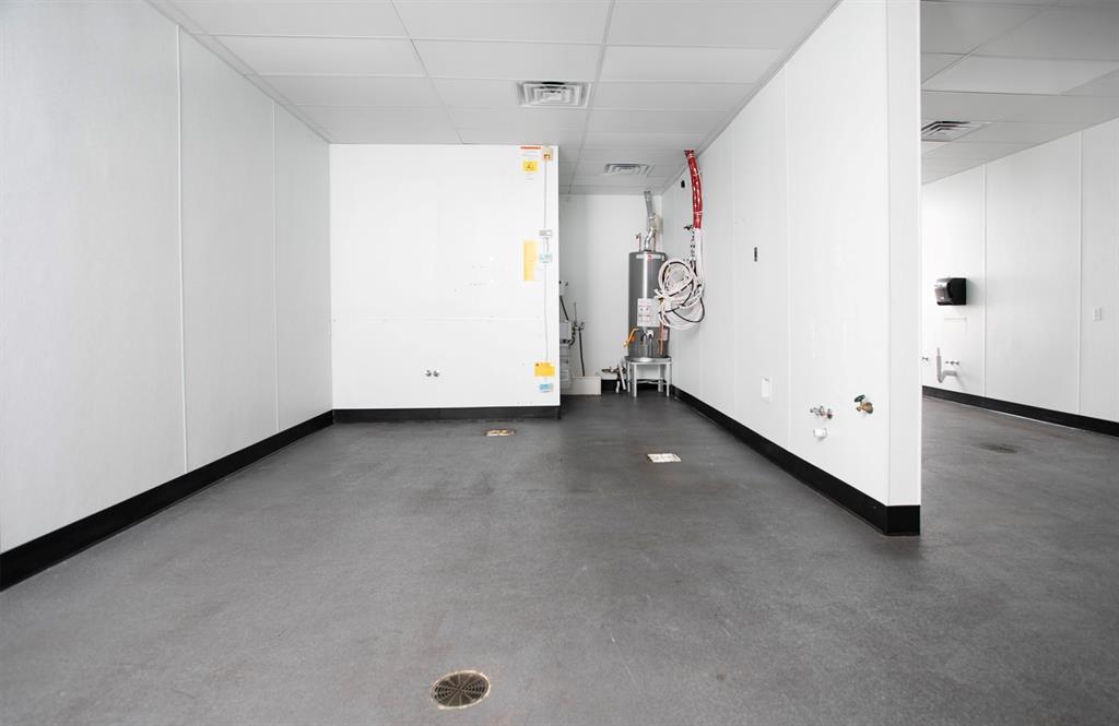 5627 S Broadway Avenue Property Photo 29