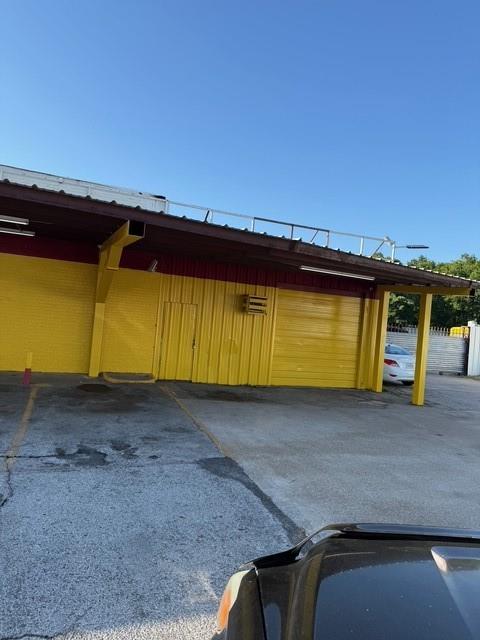 3806 S Buckner Boulevard Property Photo 2