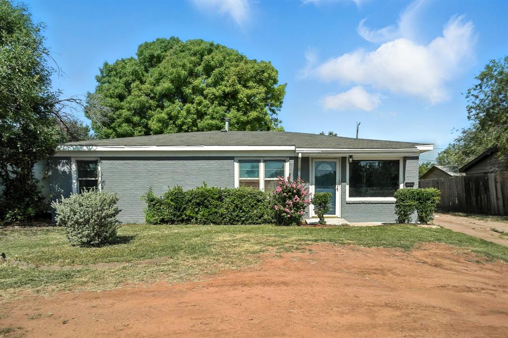 2142 N Mockingbird Lane Property Photo 1