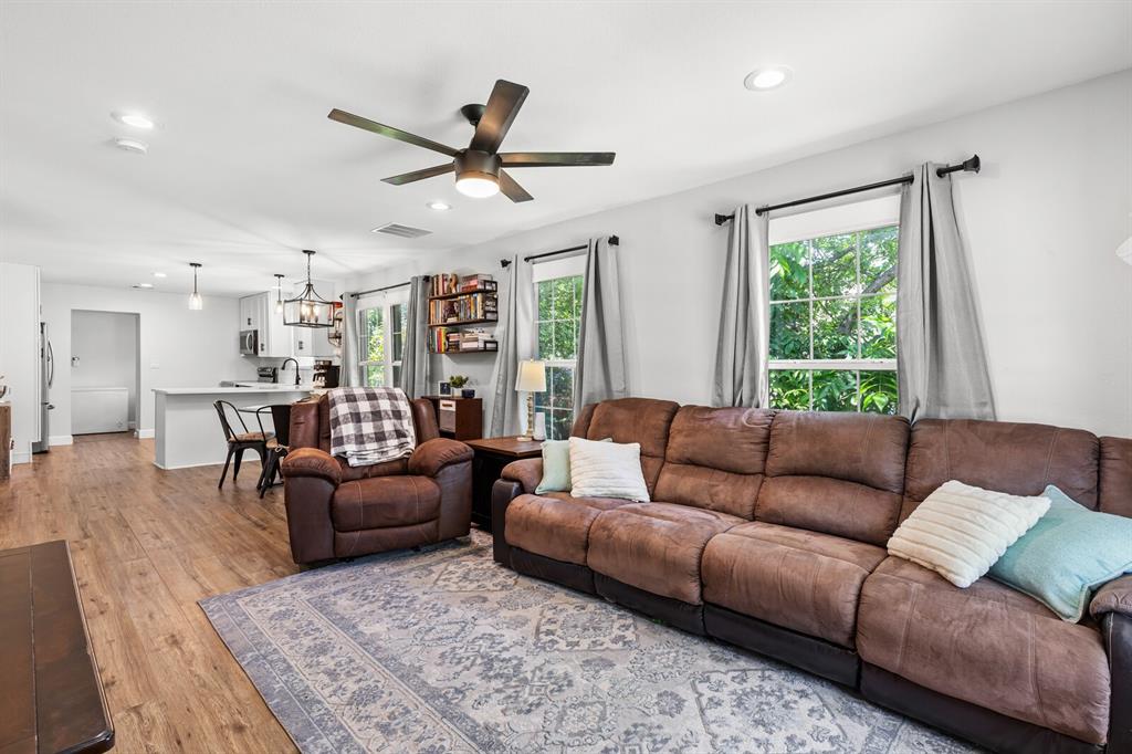 1204 Maxfield Street Property Photo 5