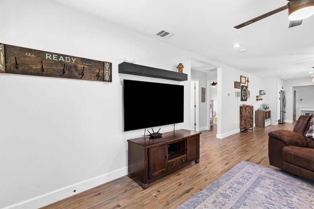 1204 Maxfield Street Property Photo 6