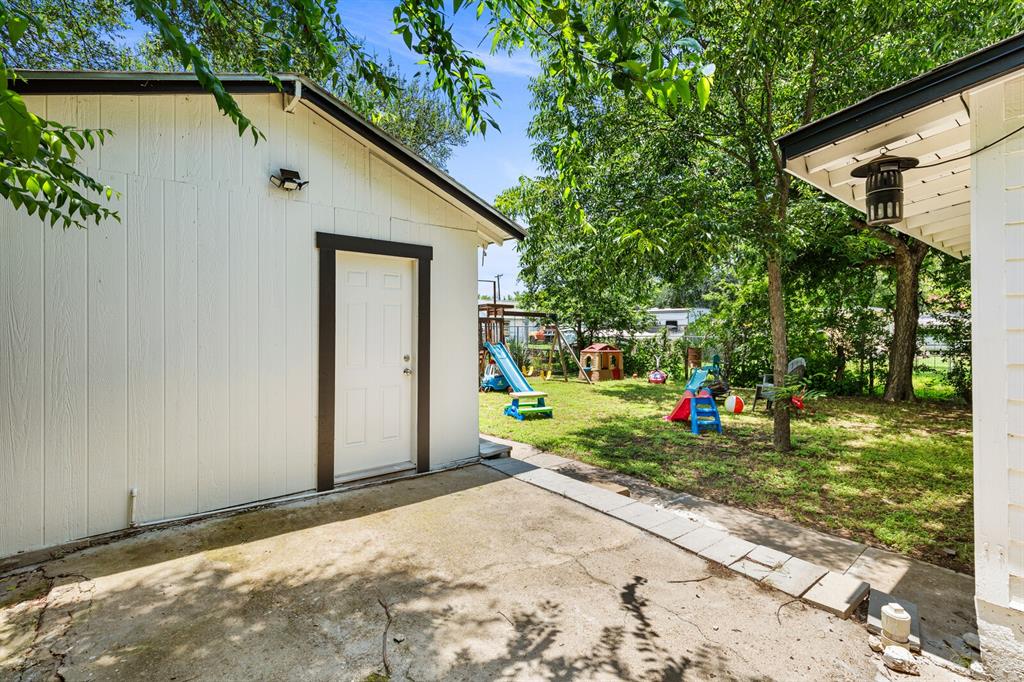 1204 Maxfield Street Property Photo 18