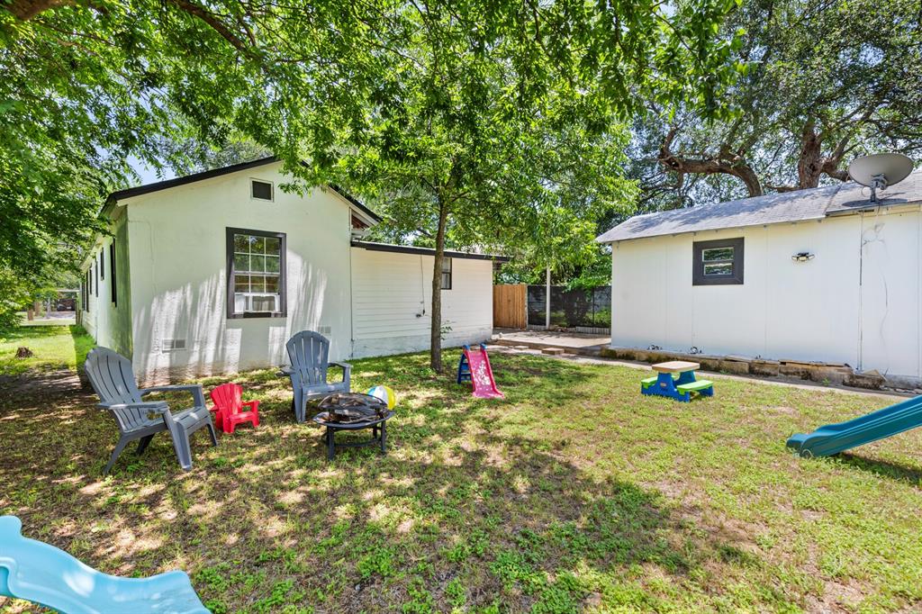 1204 Maxfield Street Property Photo 21