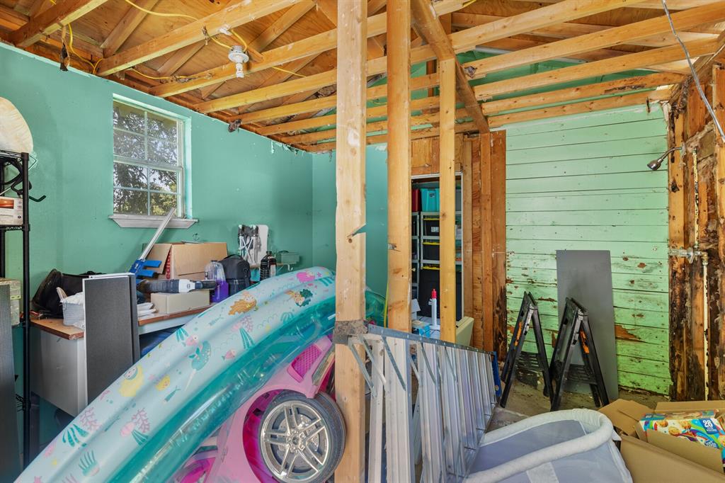 1204 Maxfield Street Property Photo 22