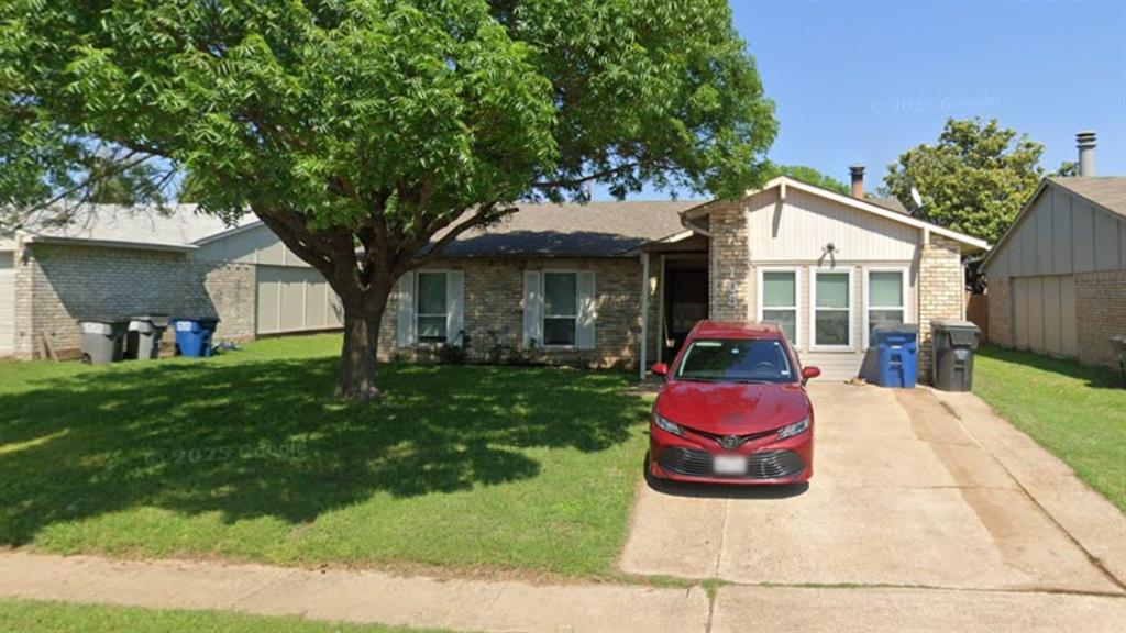 105 W Way Drive Property Photo 1