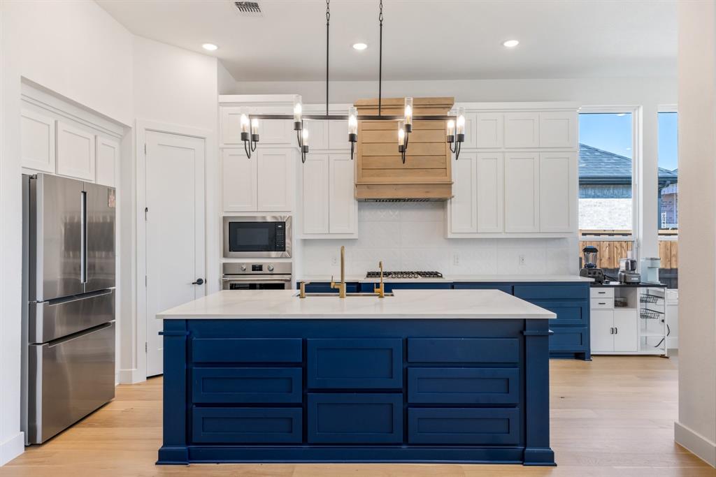 2751 Starwood Drive Property Photo 1