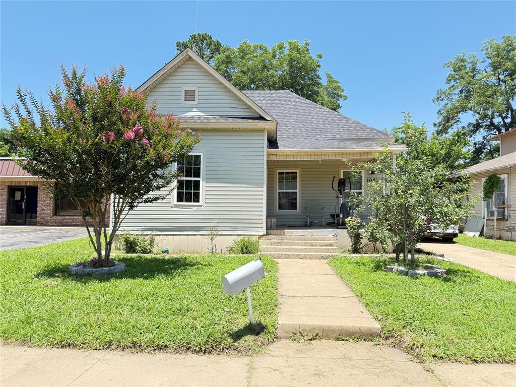 1027 W Crawford Street Property Photo 1
