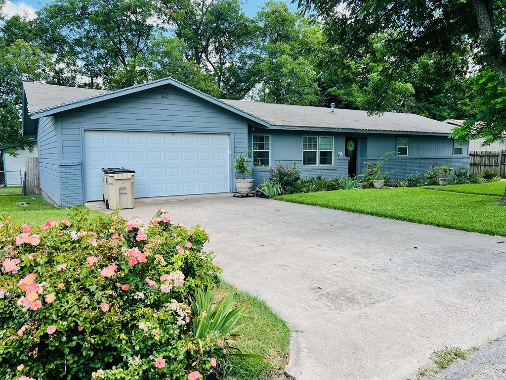 306 Sunset Drive Property Photo 1