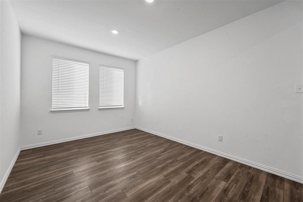 5025 Salinger Drive Property Photo 8
