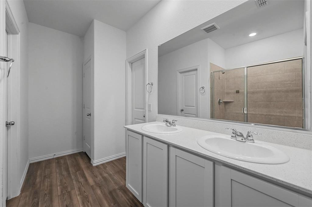 5025 Salinger Drive Property Photo 12