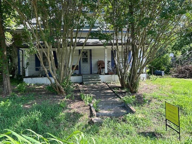 407 E Grand Street Property Photo 1