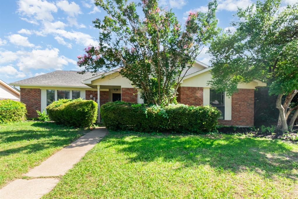 828 Whitehall Drive Property Photo 1