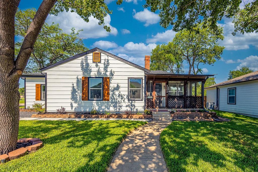 2504 Guilford Road Property Photo 1