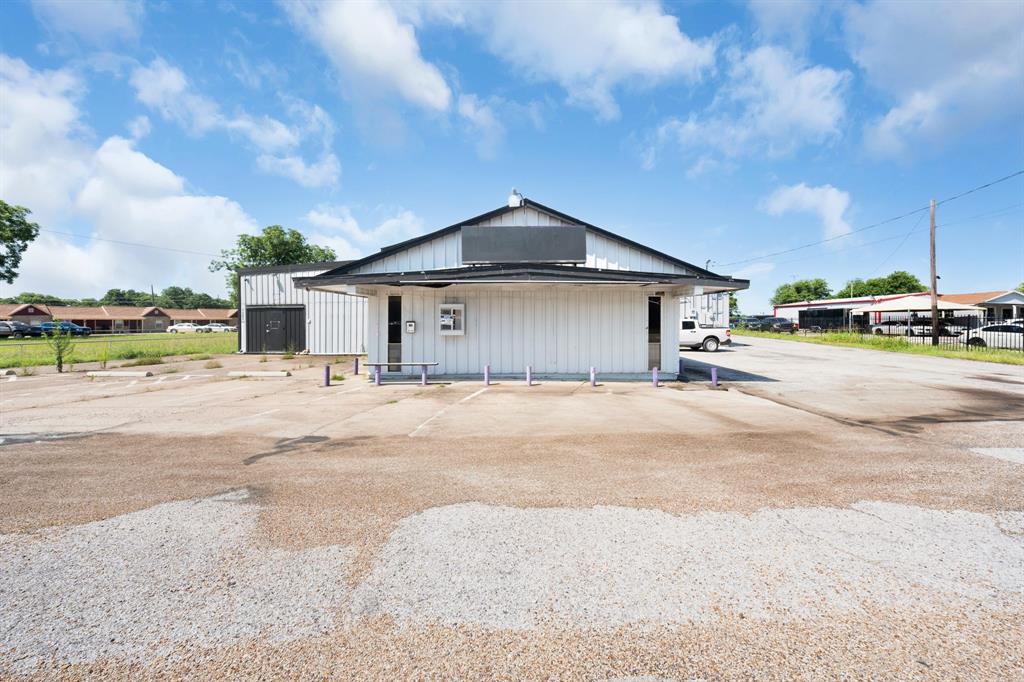 1301 S Kaufman Street Property Photo 2